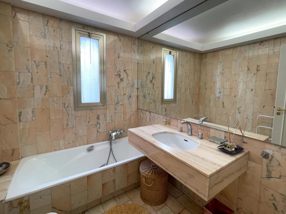 2 Bedroom Apartment With Parking 3 Mins From La Croisette Beach Cannes Zewnętrze zdjęcie